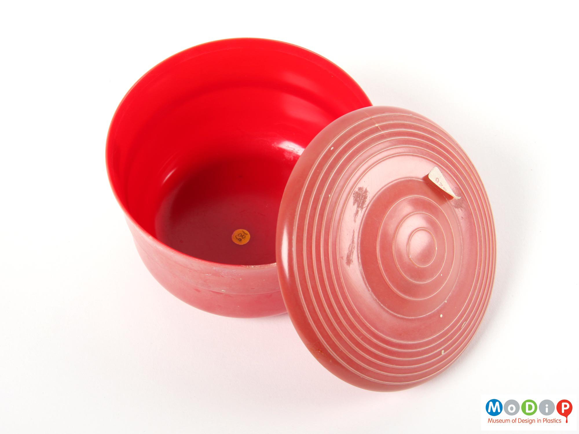 Urea formaldehyde (UF) Museum of Design in Plastics